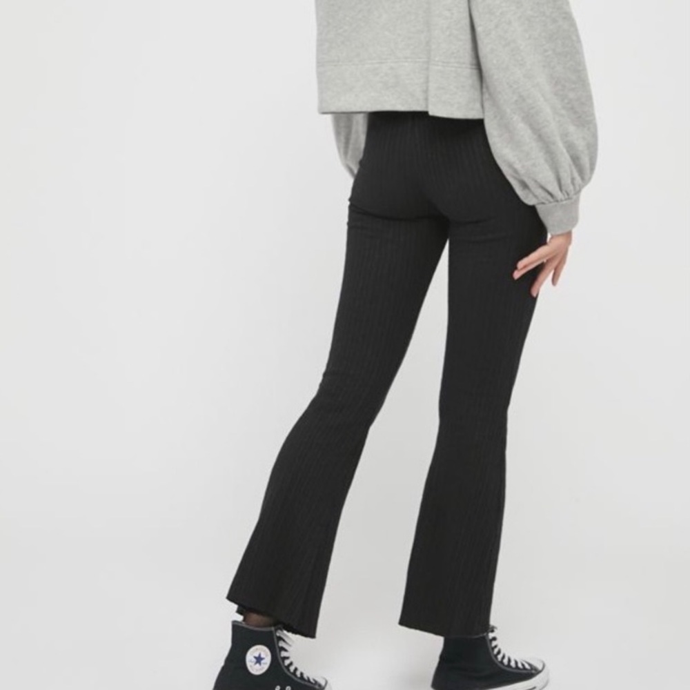 URBAN OUTFITTERS rosie ribbed highwaist flare pant